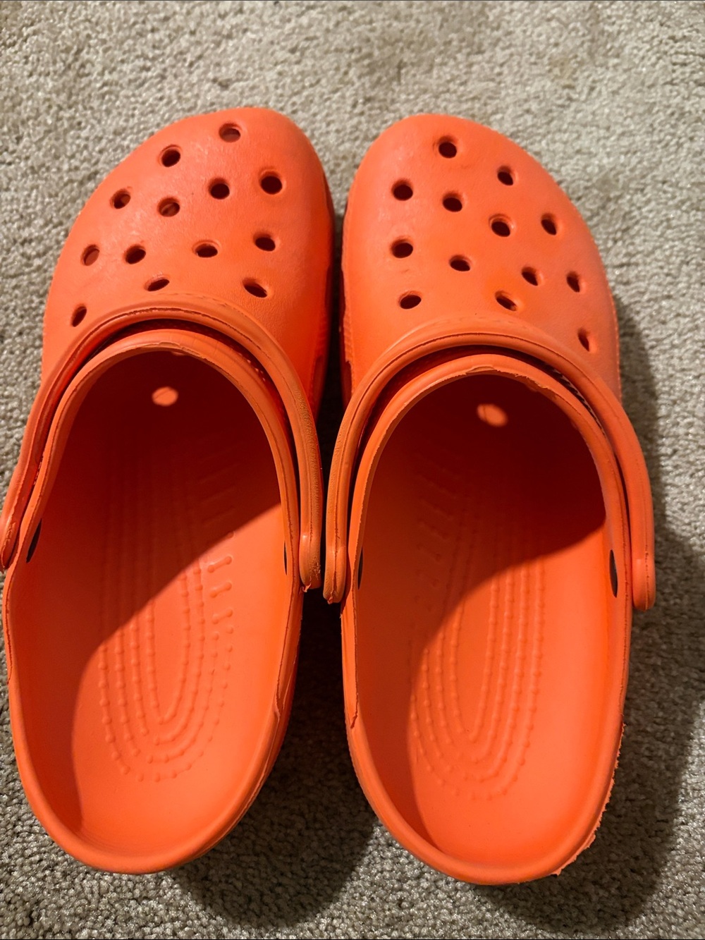 CROCS Classic Clog in Bright Orange